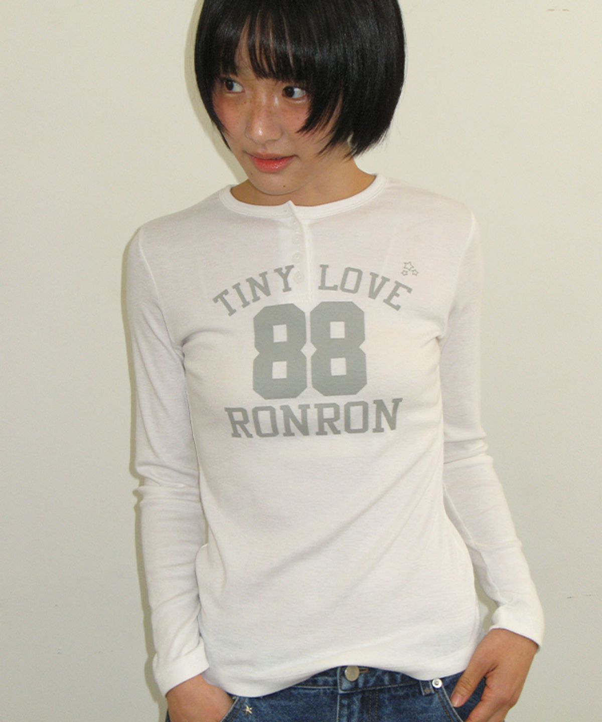 론론(RONRON) 88 STAR HENRYNECK LONG SLEEVE WHITE