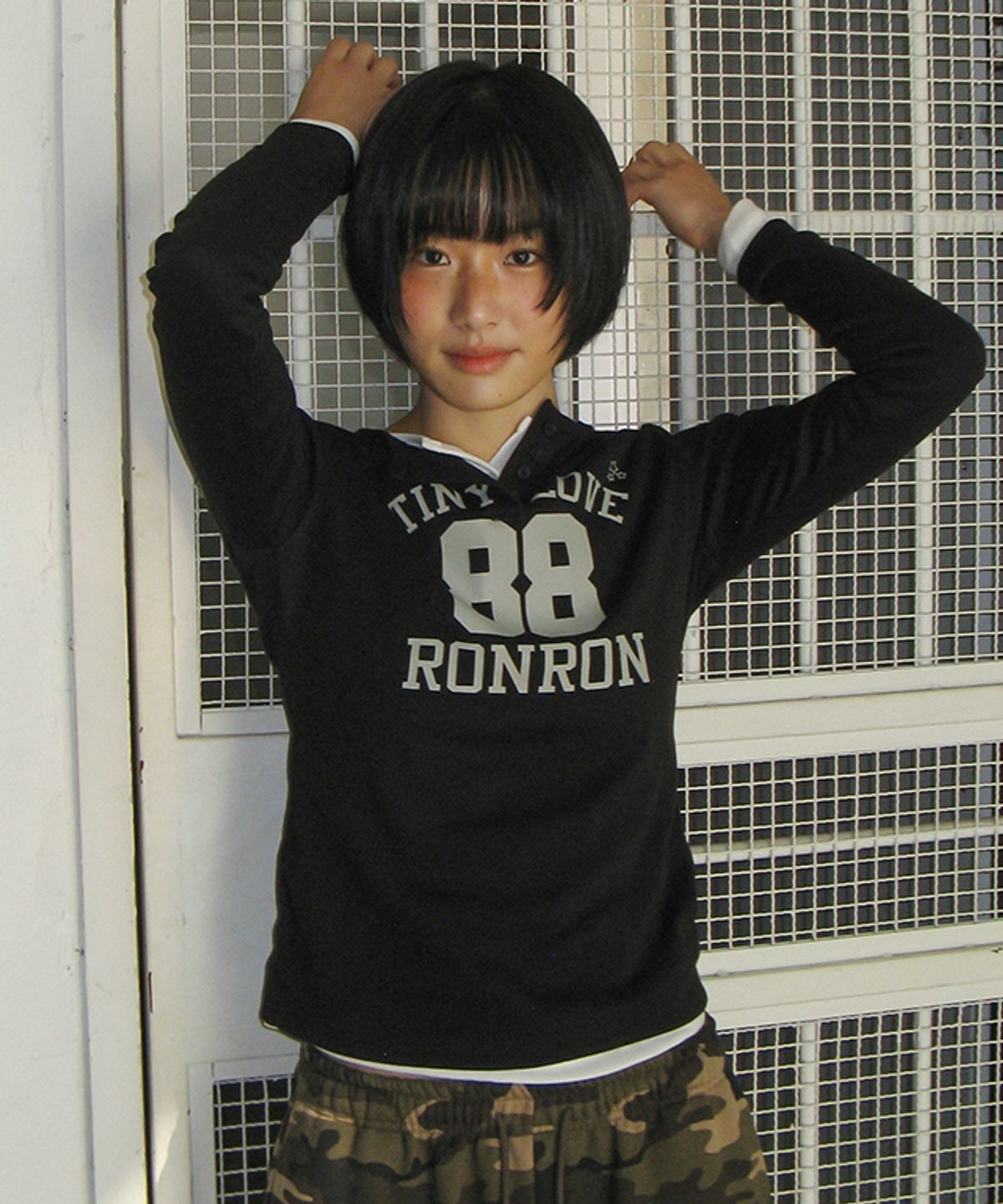론론(RONRON) 88 STAR HENRYNECK LONG SLEEVE BLACK