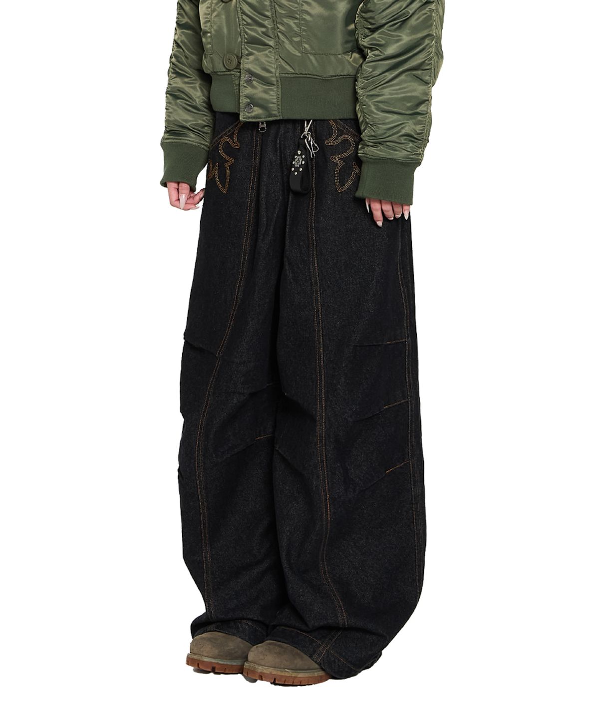 아캄(AAKAM) Knee Pin-Tuck Western Denim Pants (Black)