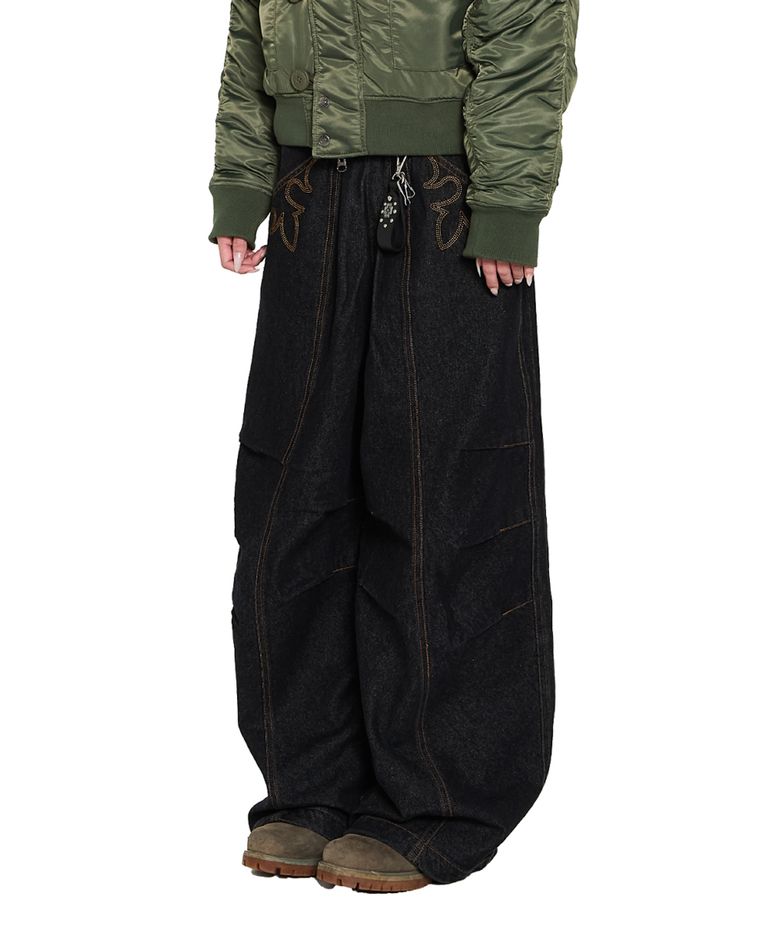 Knee Pin-Tuck Western Denim Pants (Black)