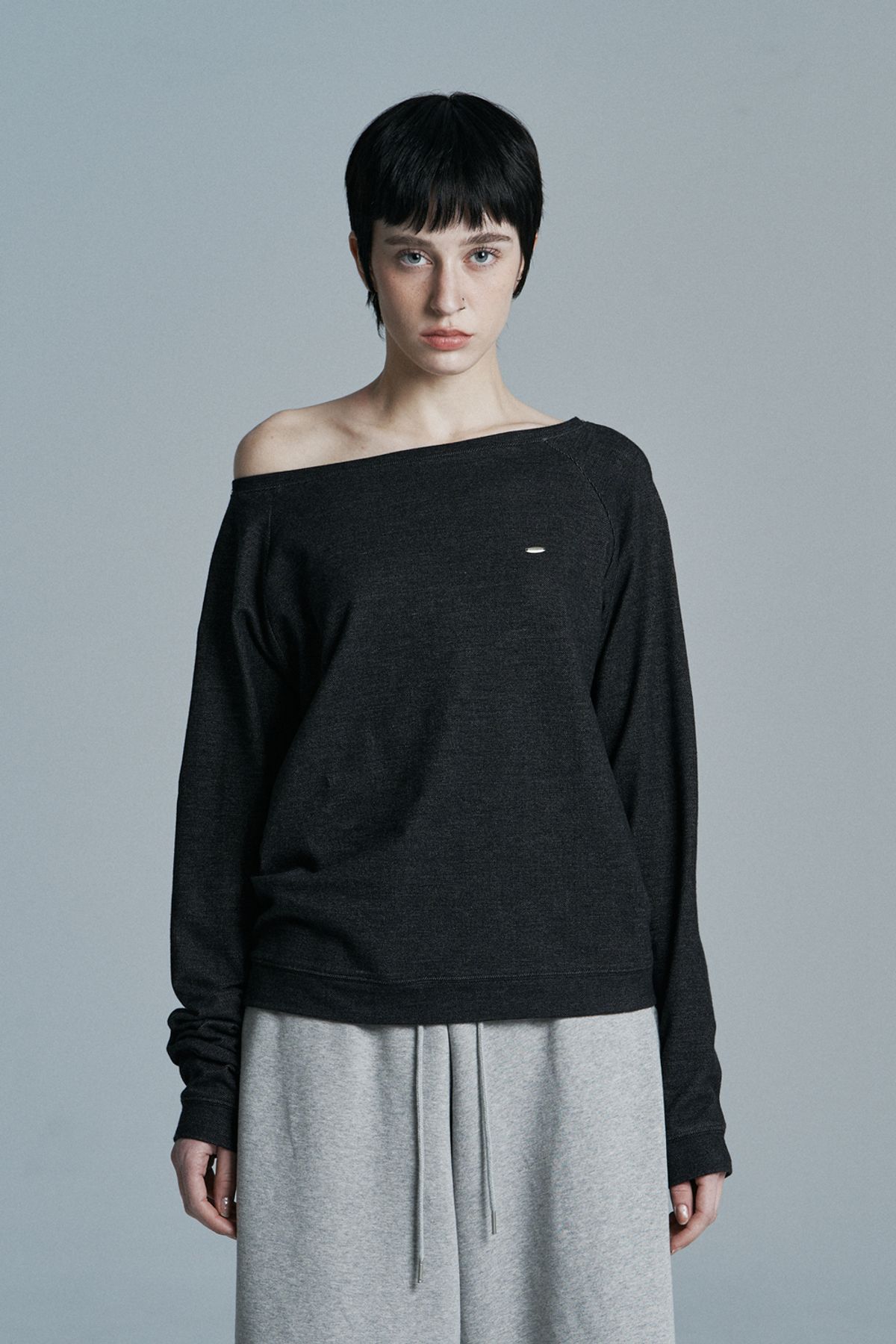 시너진(SYNERJYN) INDIGO DENIM LONG SLEEVE BLACK