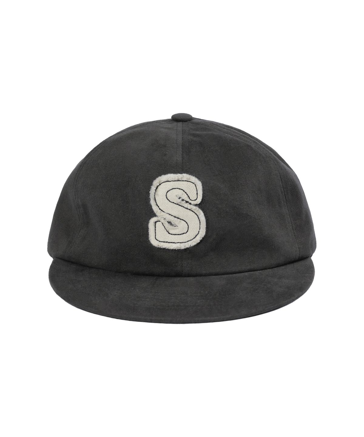 에스이에스티(S'EST) Stitch S Applique Cap Charcoal