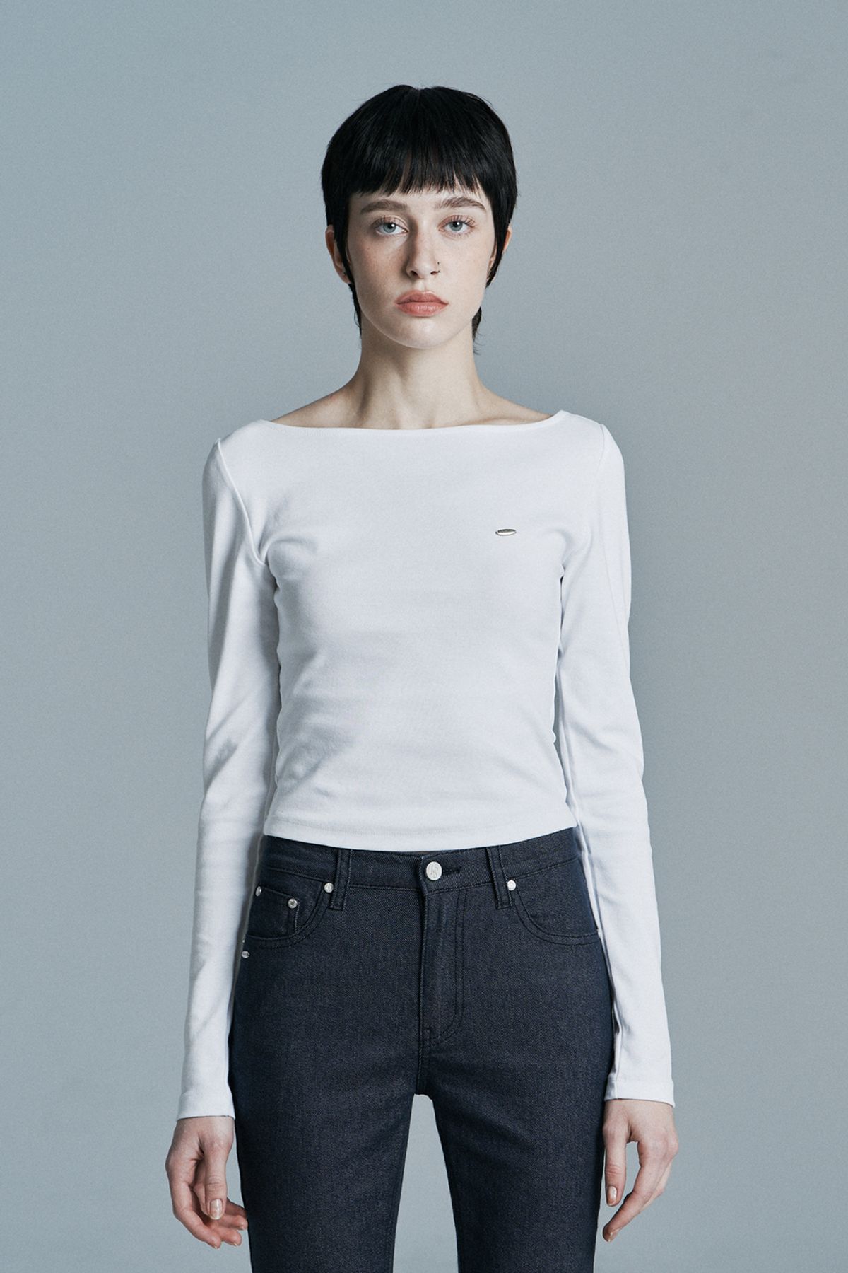 시너진(SYNERJYN) SANDY BOAT NECK LONG SLEEVE WHITE