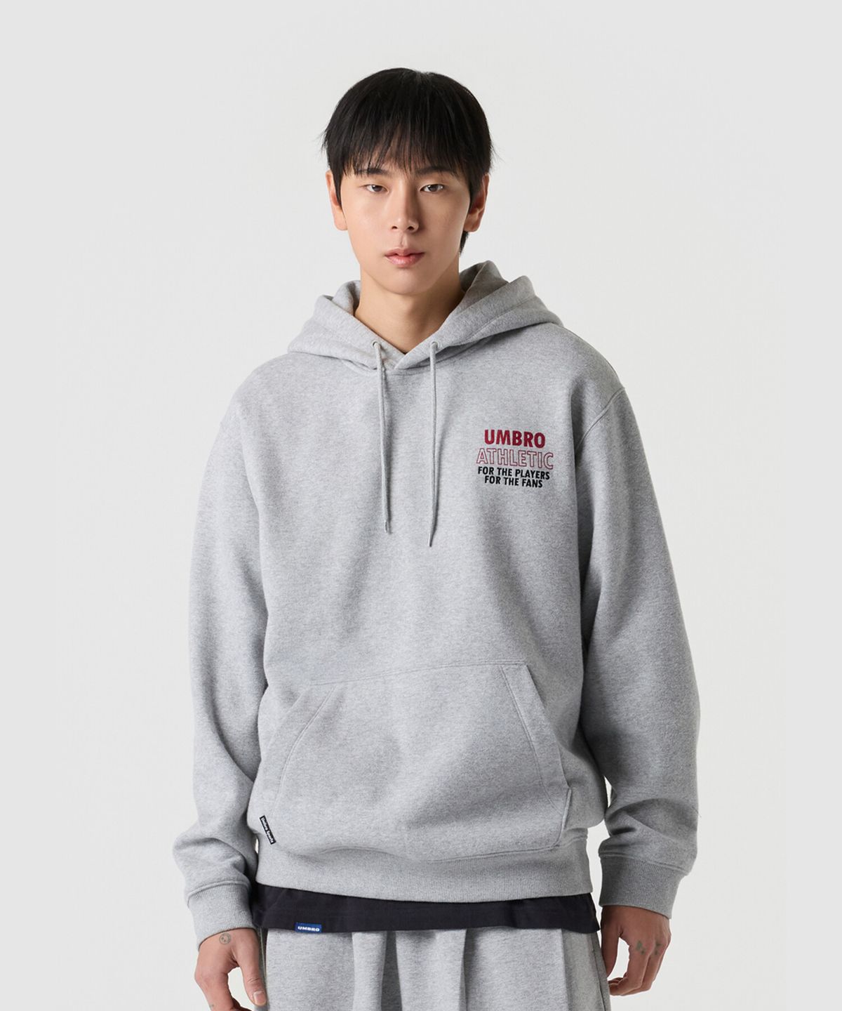 엄브로(UMBRO) 어센틱 그래픽 기모 후드 티셔츠 그레이 UQ423CHDO2