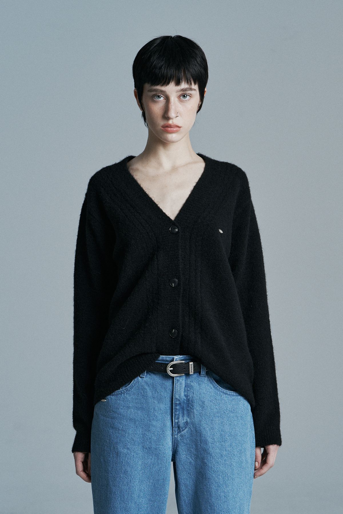 시너진(SYNERJYN) JOY KNIT CARDIGAN BLACK