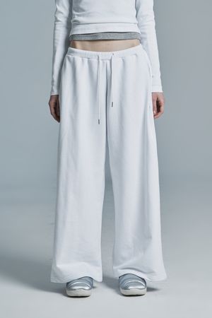 PLUS WIDE SWEATPANTS WHITE