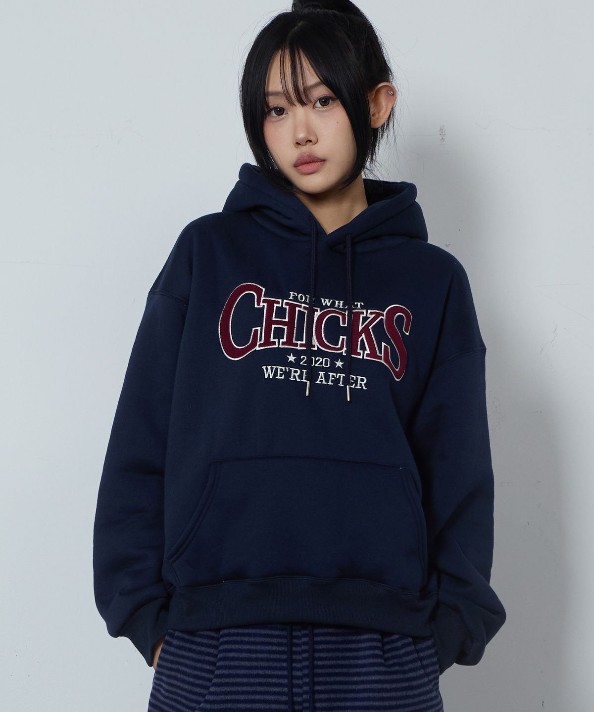 칙스(CHICKS) 컬리지 플리스 양털 후드 네이비
