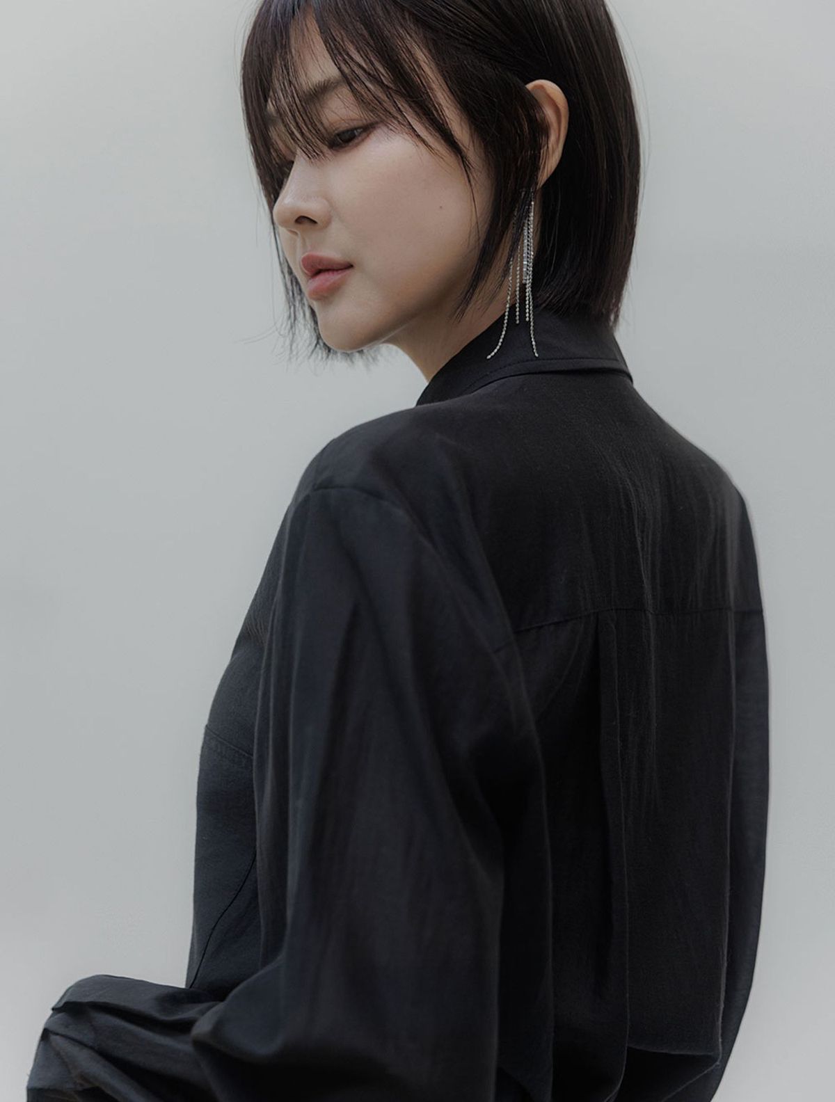 메무아(MEMUA) 라디안떼 시스 블라우스(블랙)
