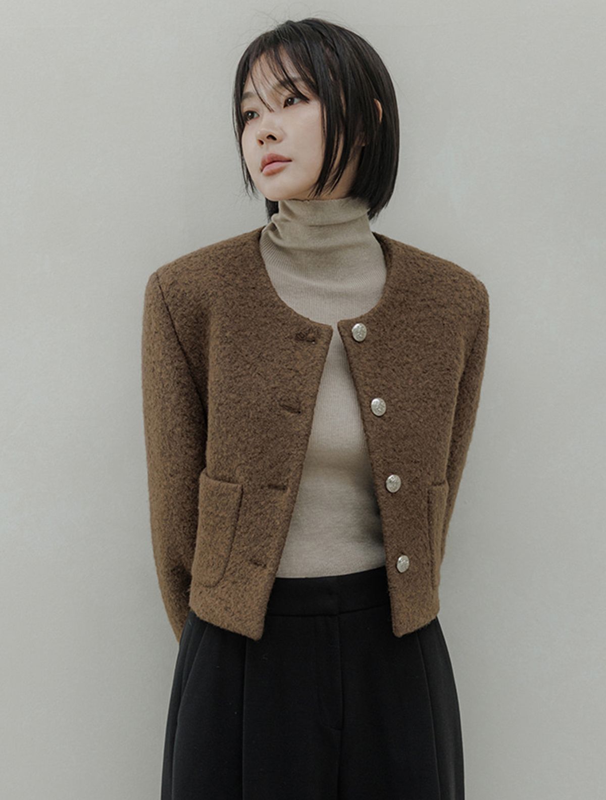 메무아(MEMUA) 베라 라운드 부클 울자켓(브라운)