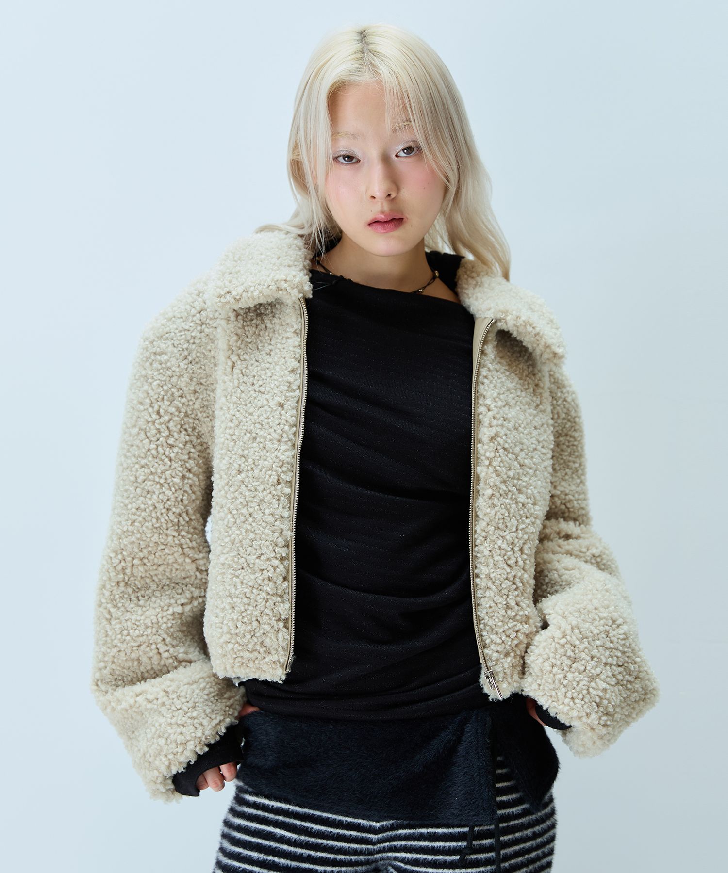 MUSINSA公式 | LARTIGENT L21 FAUX CROP FUR JACKET(BEIGE)