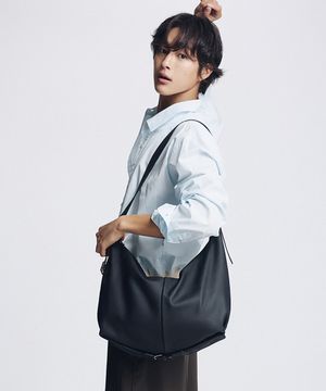 [나나, 김원중 PICK] Halfmoon Groovy Hobo L (하프문 그루비 호보 라지)_2colors