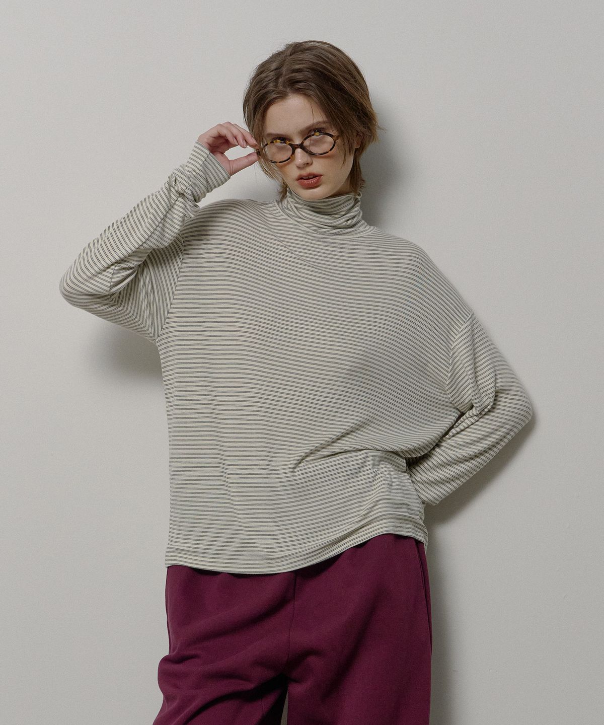 론크(LONQUE) STRIPE TURTLE NECK LONG SLEEVE (IVORY)