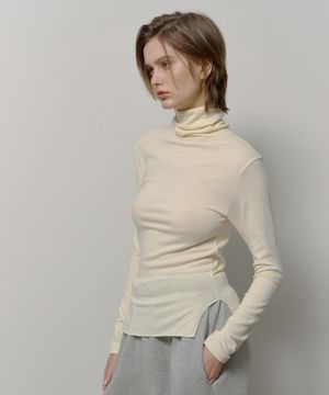 ESSENTIAL TURTLE NECK LONG SLEEVE (IVORY)