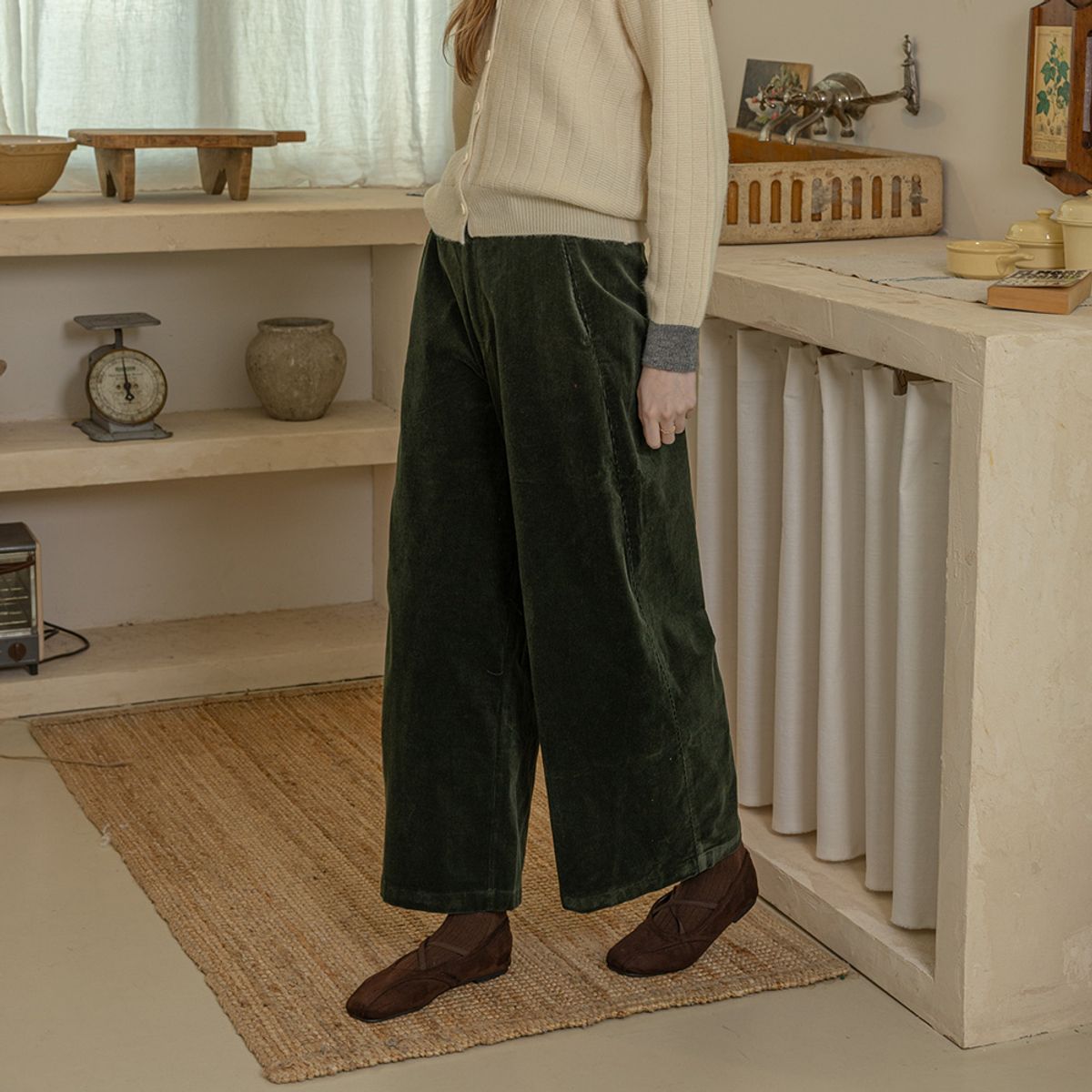 던드롭(DUNDROP) DD_Corduroy dark green pants
