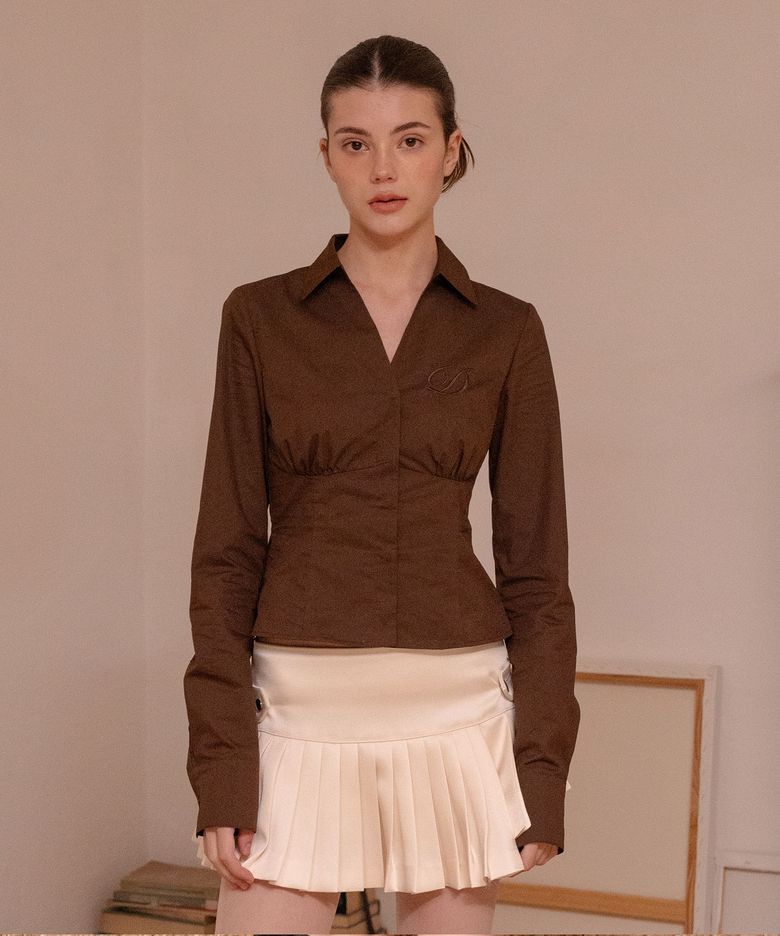 D LOGO V NECK SHIRTS BROWN