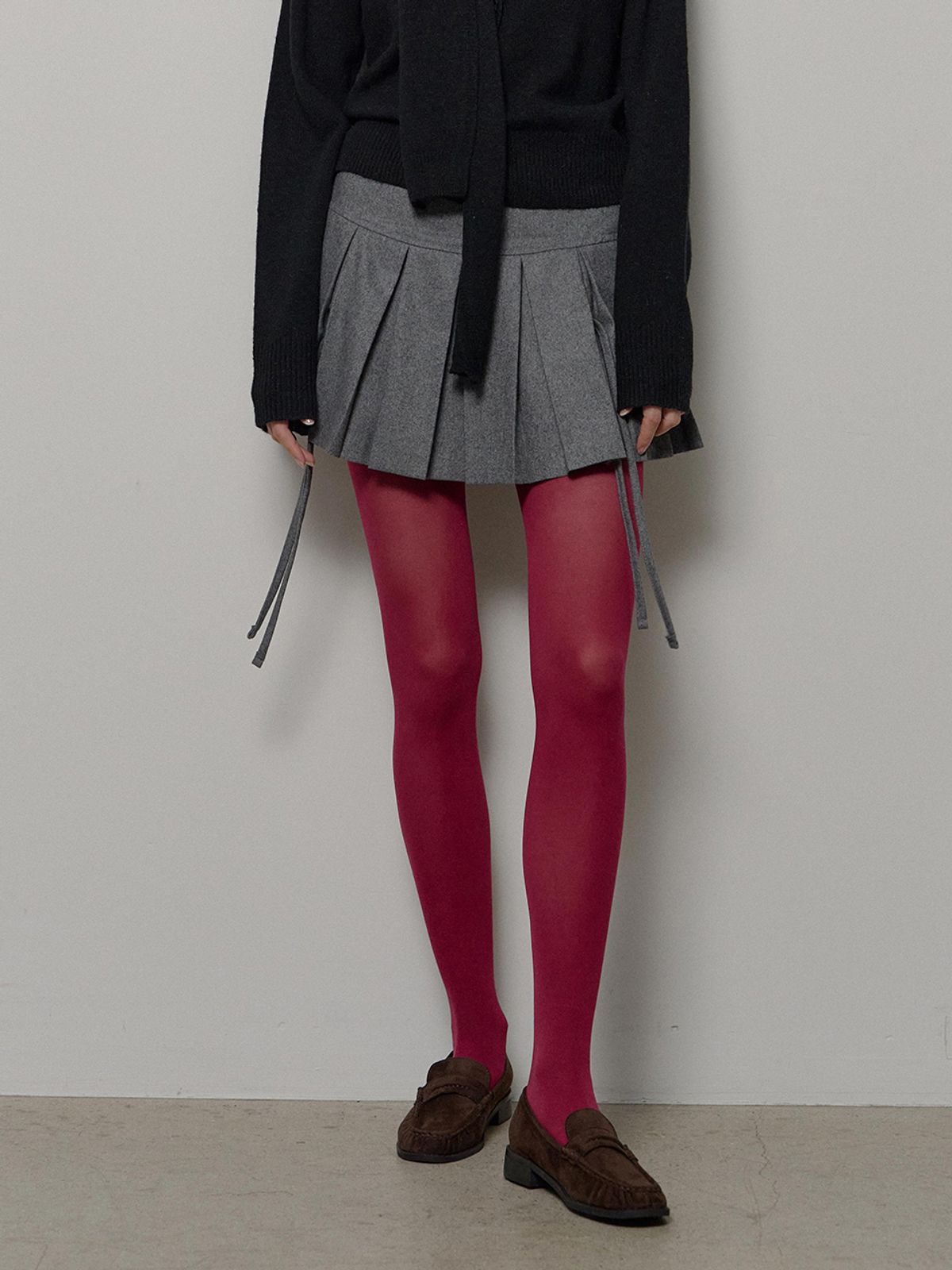 론크(LONQUE) RIBBON PLEATS MINI SKIRT (GREY)