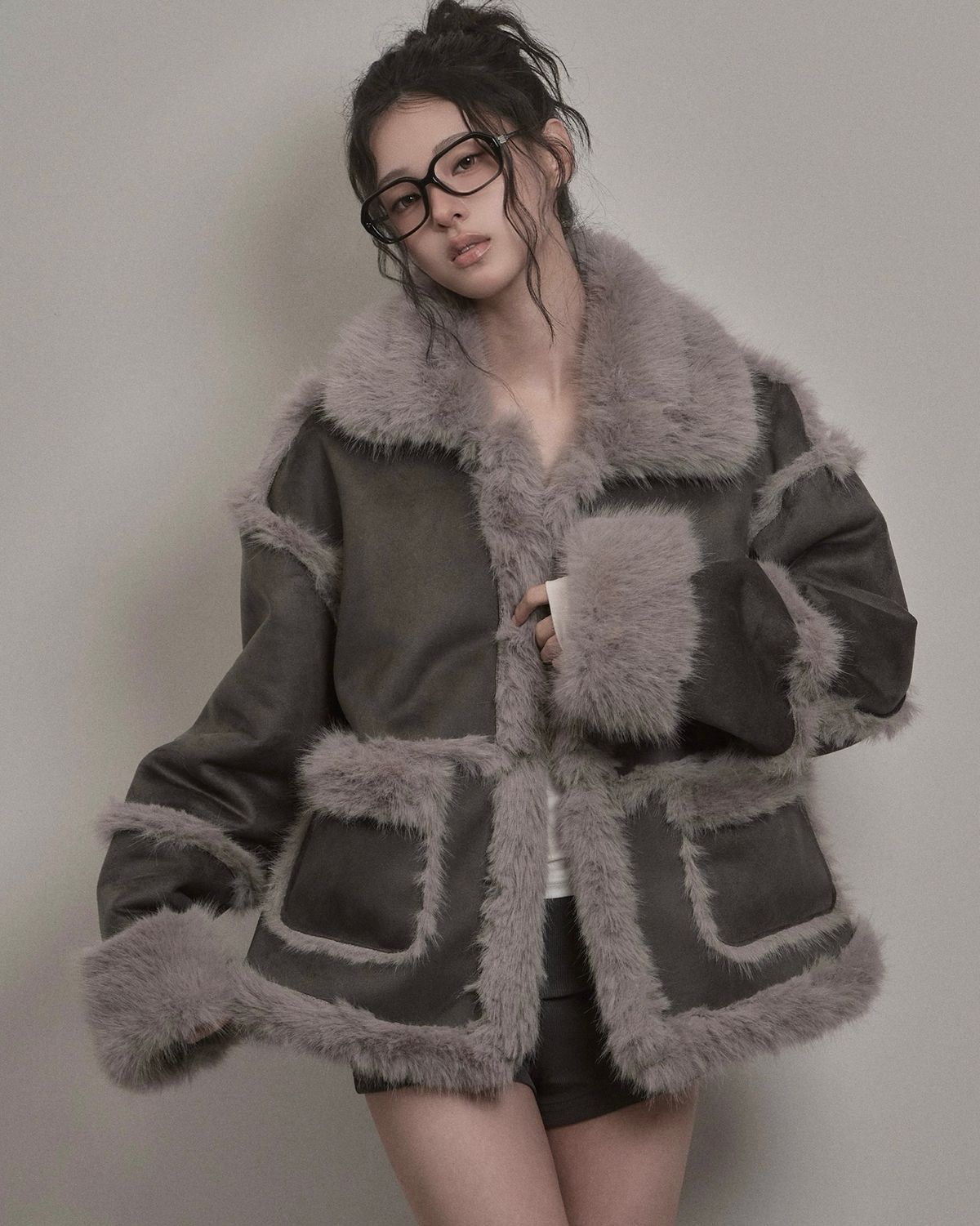 카키포인트(KHAKIPOINT) Shearing Fur Mustang (charcoal)