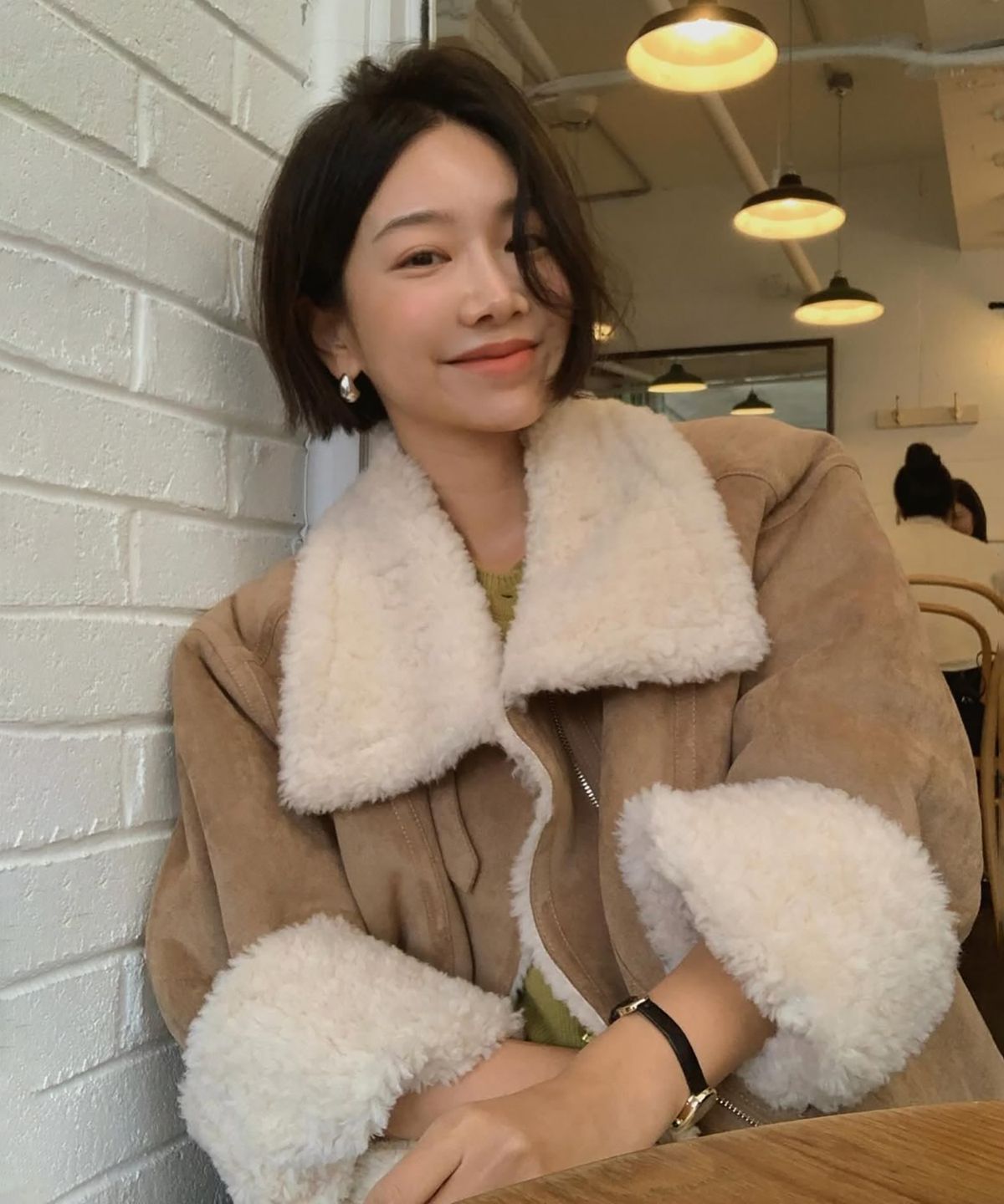 론크(LONQUE) SHEARING MUSTANG JACKET (BEIGE)