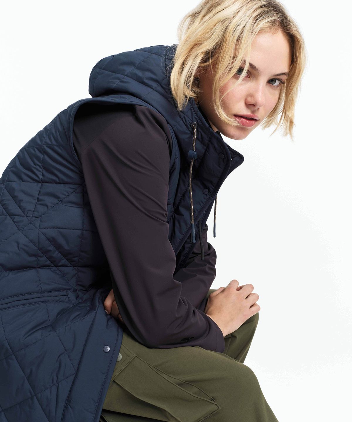 에이글(Aigle) 여성 웜 워터프루프 롱슬리브 후디 패딩 베스트 AAW25WOUI022EMP