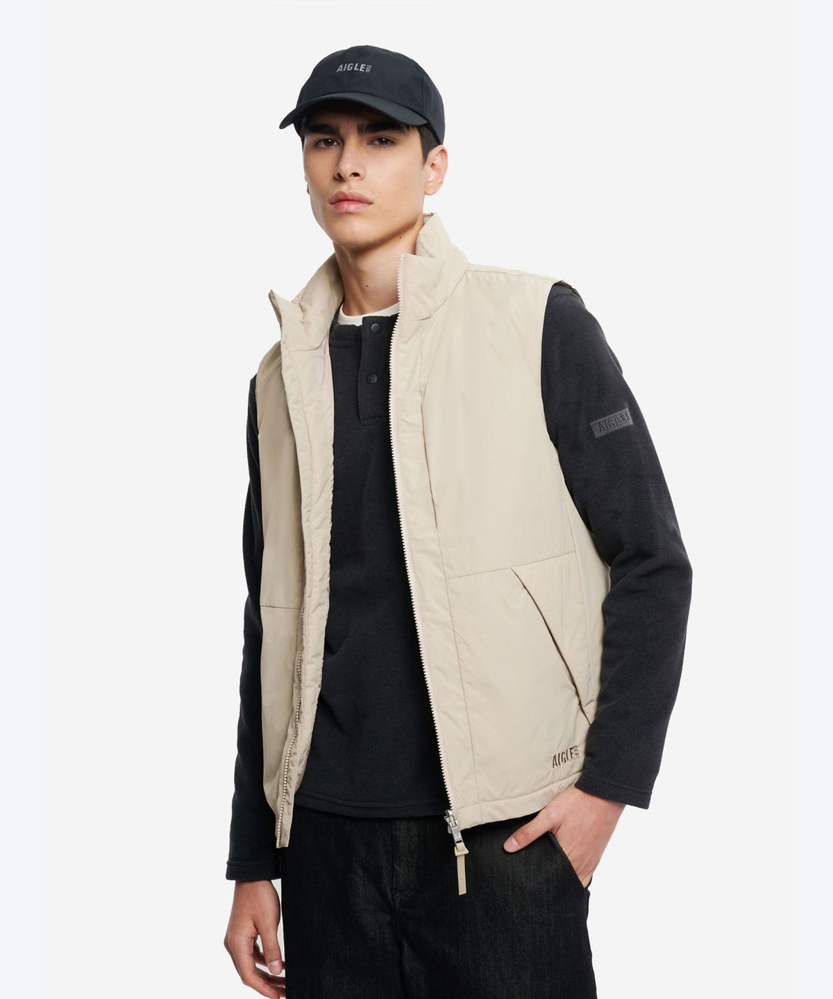 에이글(Aigle) 남성 워터프루프 패딩 베스트 AAW25MOUI004CAS