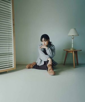 (WOMEN) 스웨이드 꼬임 장식 부츠  옐로이시 브라운 (HH59K2T31B)