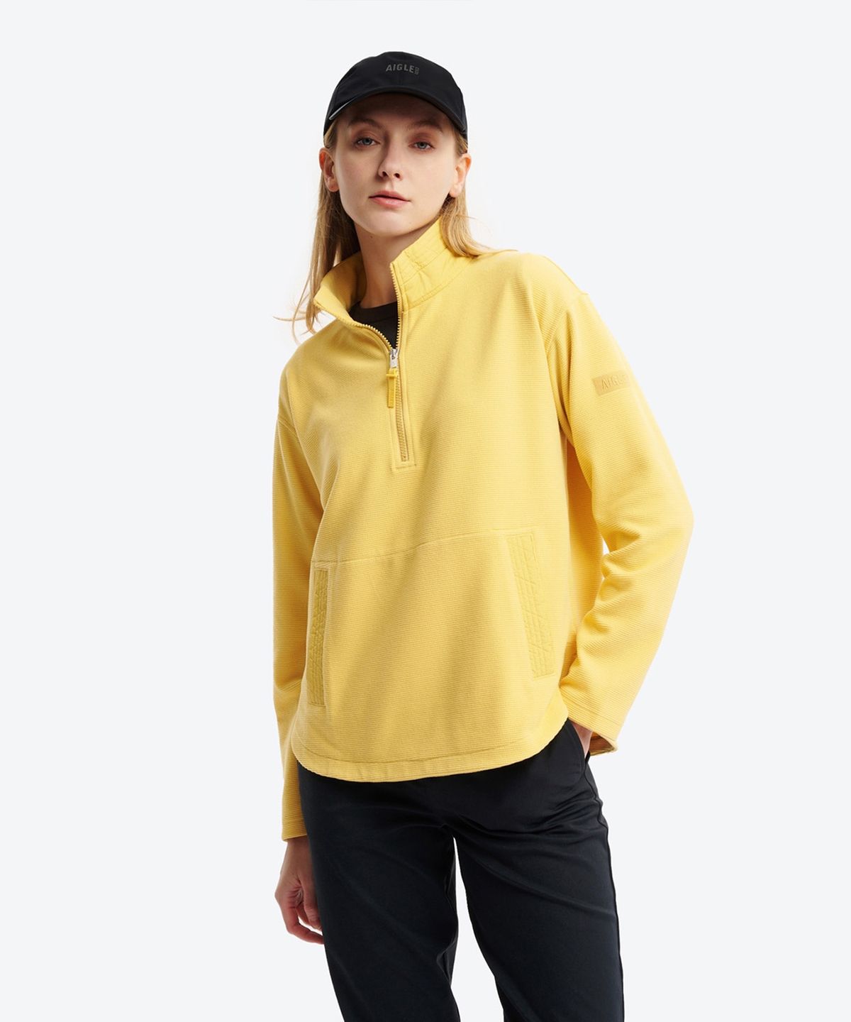 에이글(Aigle) 여성 하프 집업 하이넥 와플 니트 플리스 풀오버 AAW25WFLE005OCH
