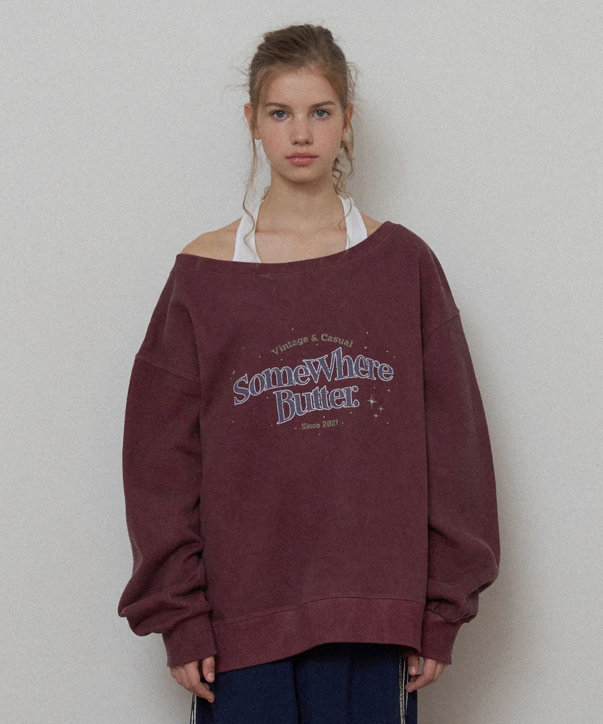 썸웨어버터(SOMEWHEREBUTTER) Wave Logo One Shoulder Sweatshirt - Vintage Grape