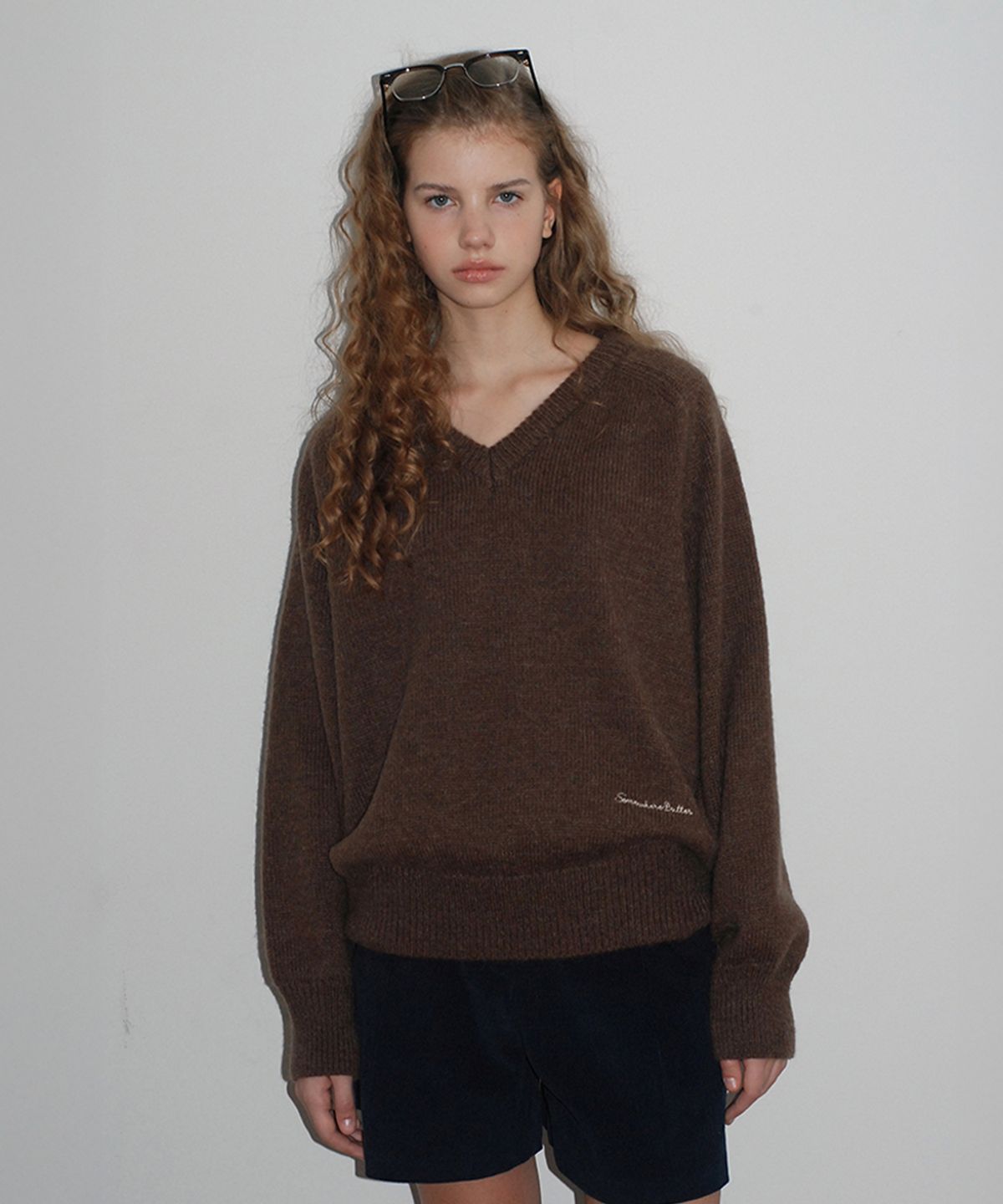 썸웨어버터(SOMEWHEREBUTTER) Hazel Alpaca V-Neck Knit - Brown