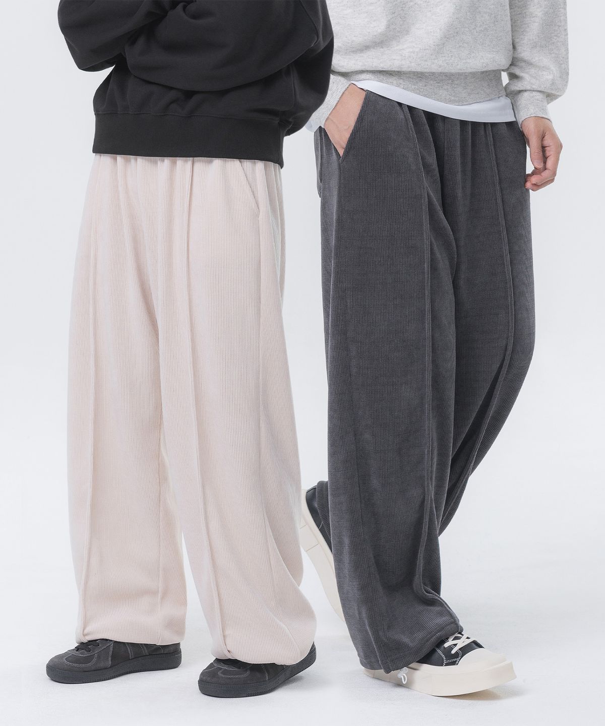 앨빈클로(ALVINCLO) [2PACK] 코지 벨루어 핀턱 와이드 팬츠 2종 패키지