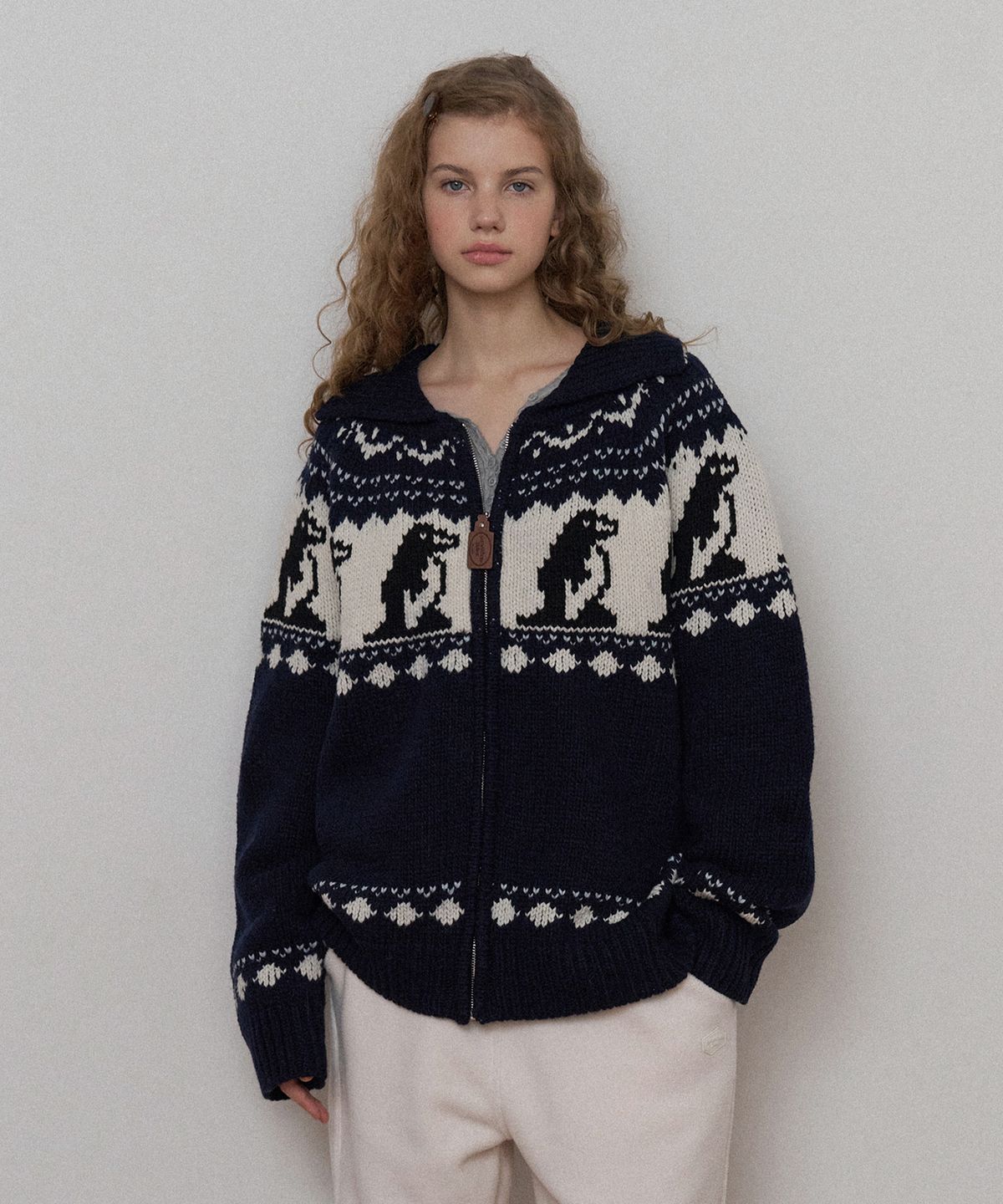 썸웨어버터(SOMEWHEREBUTTER) Penguin Cowhichan Zip-Up - Navy