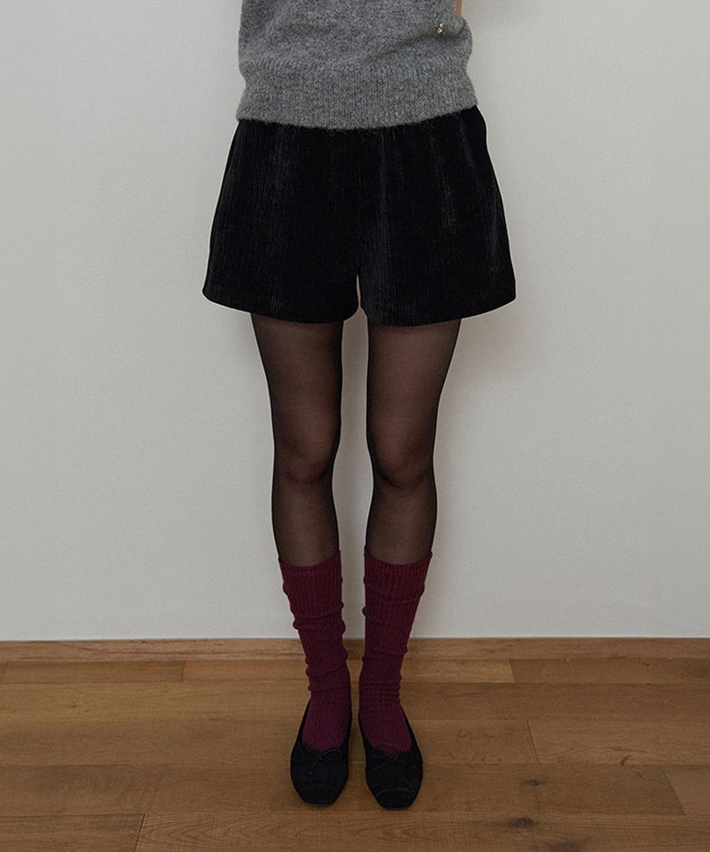 Sein Velour Shorts - Black