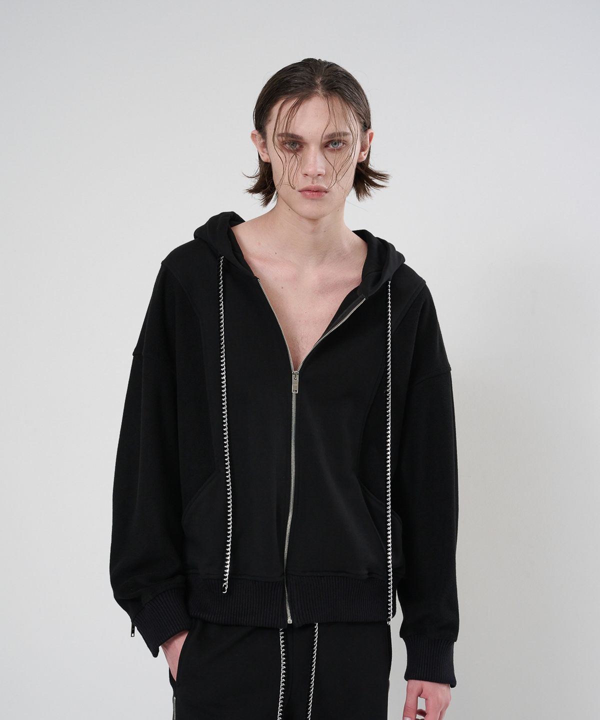 뉴이 뉴욕(NUYH NEWYORK) [PRET A PORTER] CHAINED DETAIL INSIDE OUT GEOMETRY ZIP-UP