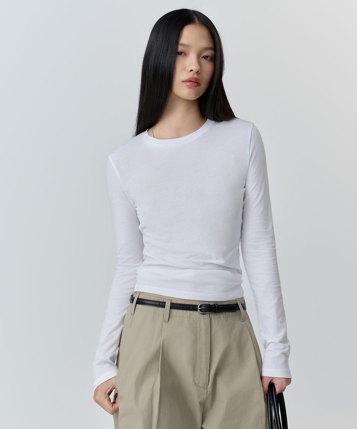 무신사 스탠다드 우먼(MUSINSA STANDARD WOMAN) 우먼즈 시어 슬림 긴소매 티셔츠 [화이트]