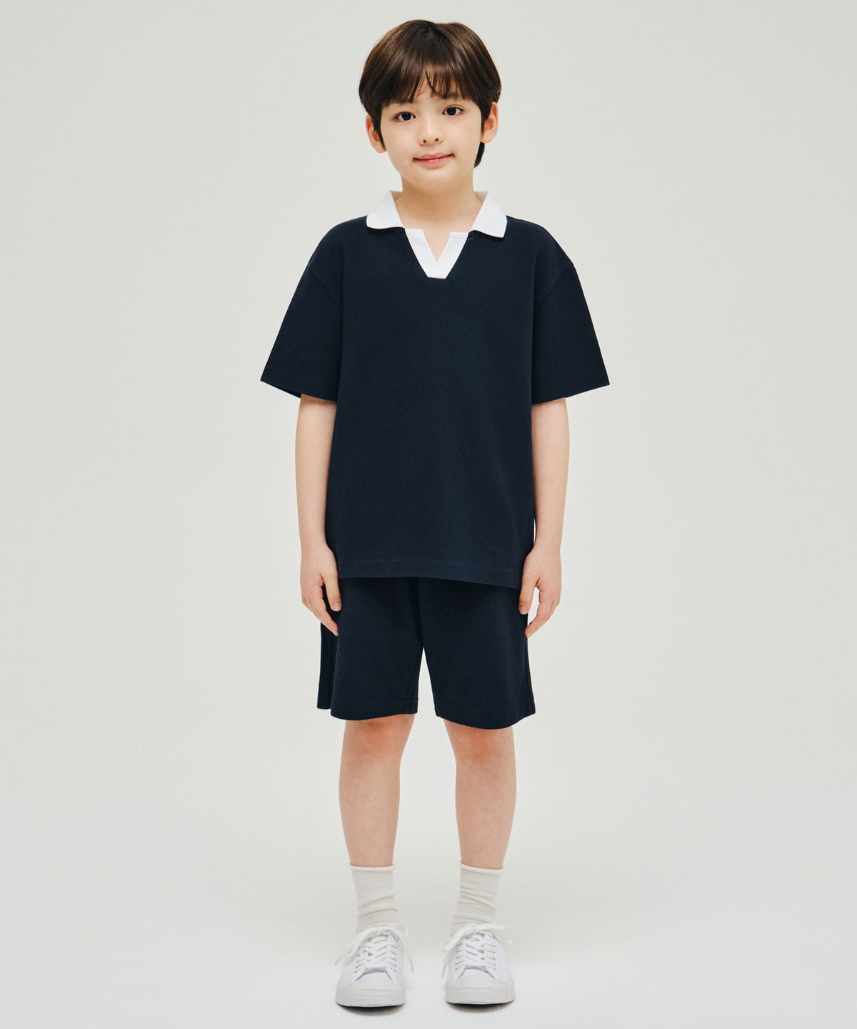 무신사 스탠다드 키즈(MUSINSA STANDARD KIDS) 슬릿 넥 폴로 셔츠 셋업 [네이비]