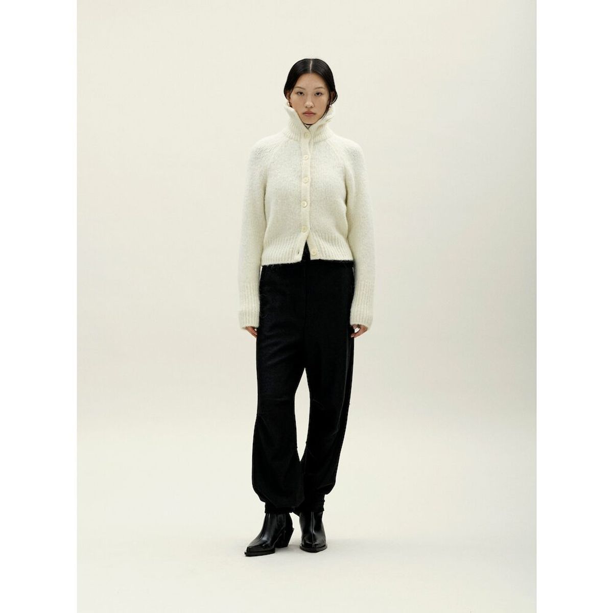 앙개(ANGGAE) High Collar Neck Cardigan  Ivory