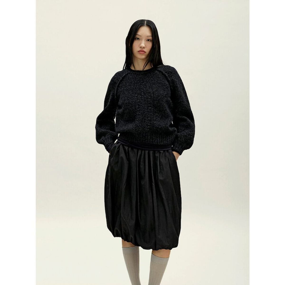 앙개(ANGGAE) Wilted Knit Pullover  Black