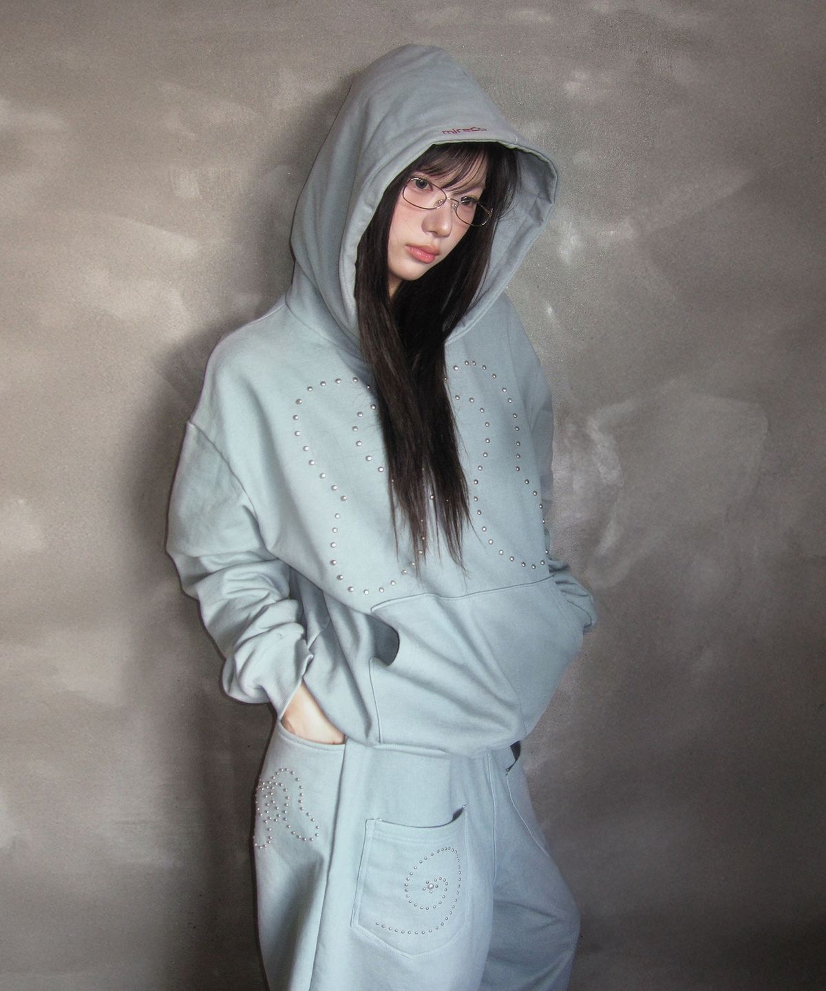 미레코(MIRECO) SYMBOL STUD PIGMENT HOODIE MINT