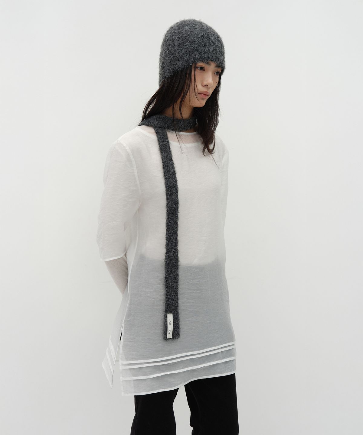 로우타이드(LOW TIDE) FLUFFY KNIT SCARF [CHARCOAL]