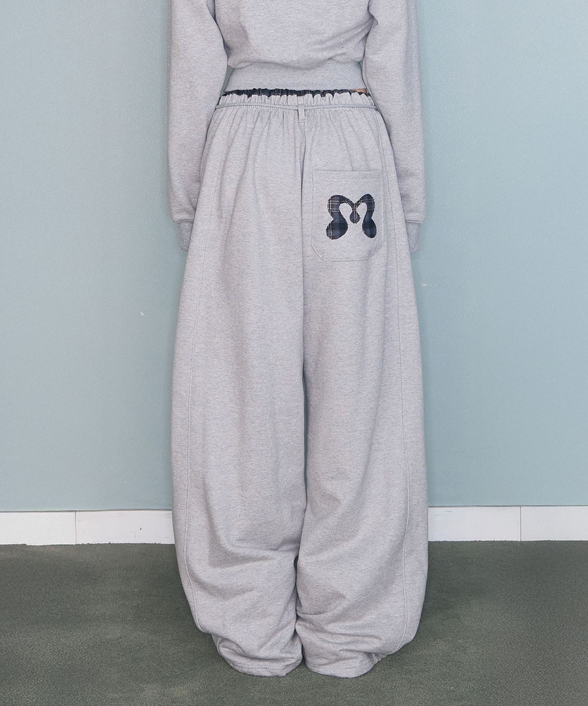 미레코(MIRECO) CHECK CONTRAST SWEAT PT GREY