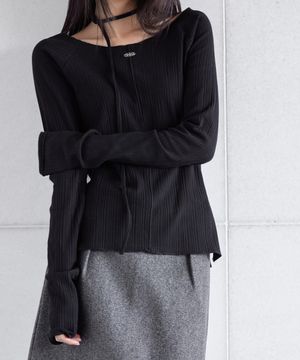 PLEATED PENDANT BOAT NECK T-SHIRT, BLACK