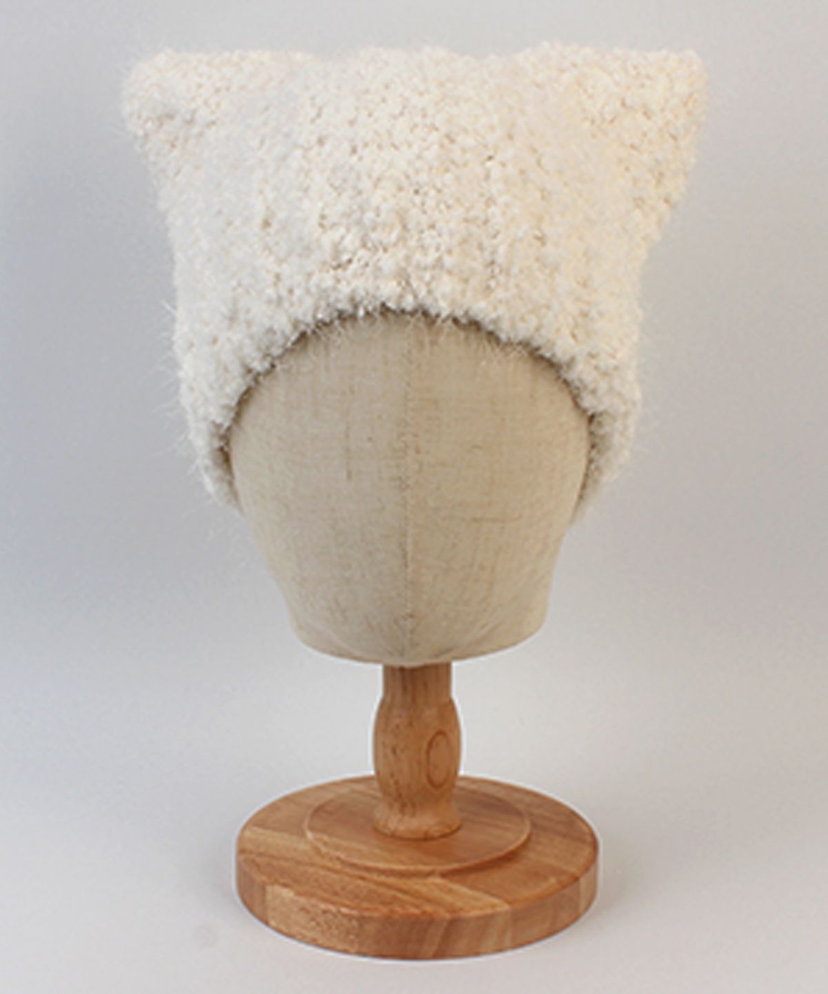 유니버셜 케미스트리(UNIVERSAL CHEMISTRY) Fox Ear Ivory Beanie 고양이비니