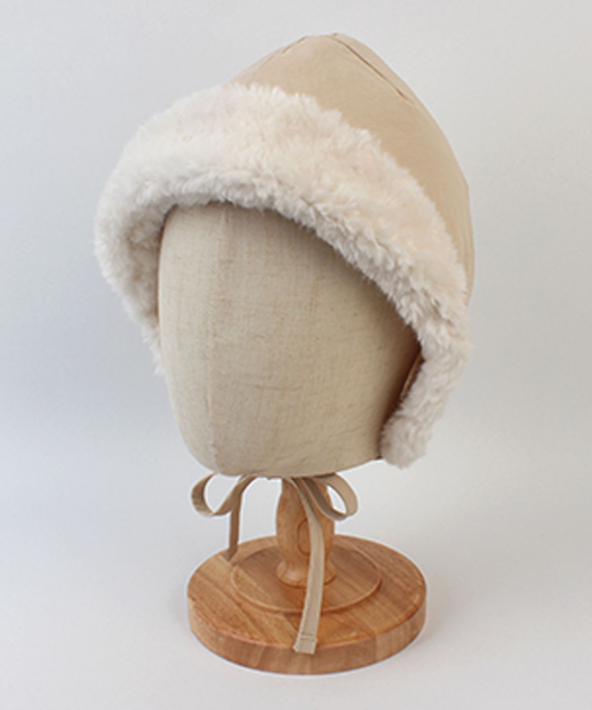 유니버셜 케미스트리(UNIVERSAL CHEMISTRY) Bio Poly Fur Beige Bonnet Hat 보닛햇