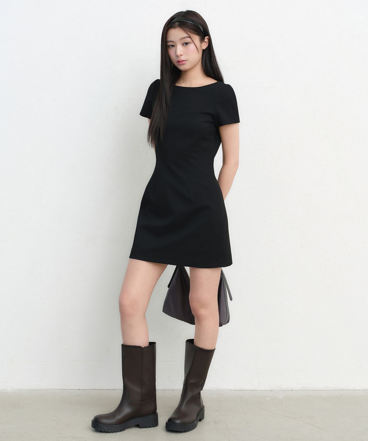 무신사 스탠다드 우먼(MUSINSA STANDARD WOMAN) 우먼즈 포멀 미니 드레스 [블랙]