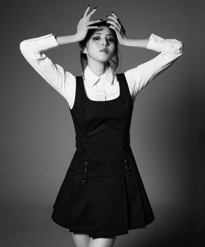 [한소희 PICK] [언바운드 걸] 우먼즈 플리츠 미니 드레스 [블랙]