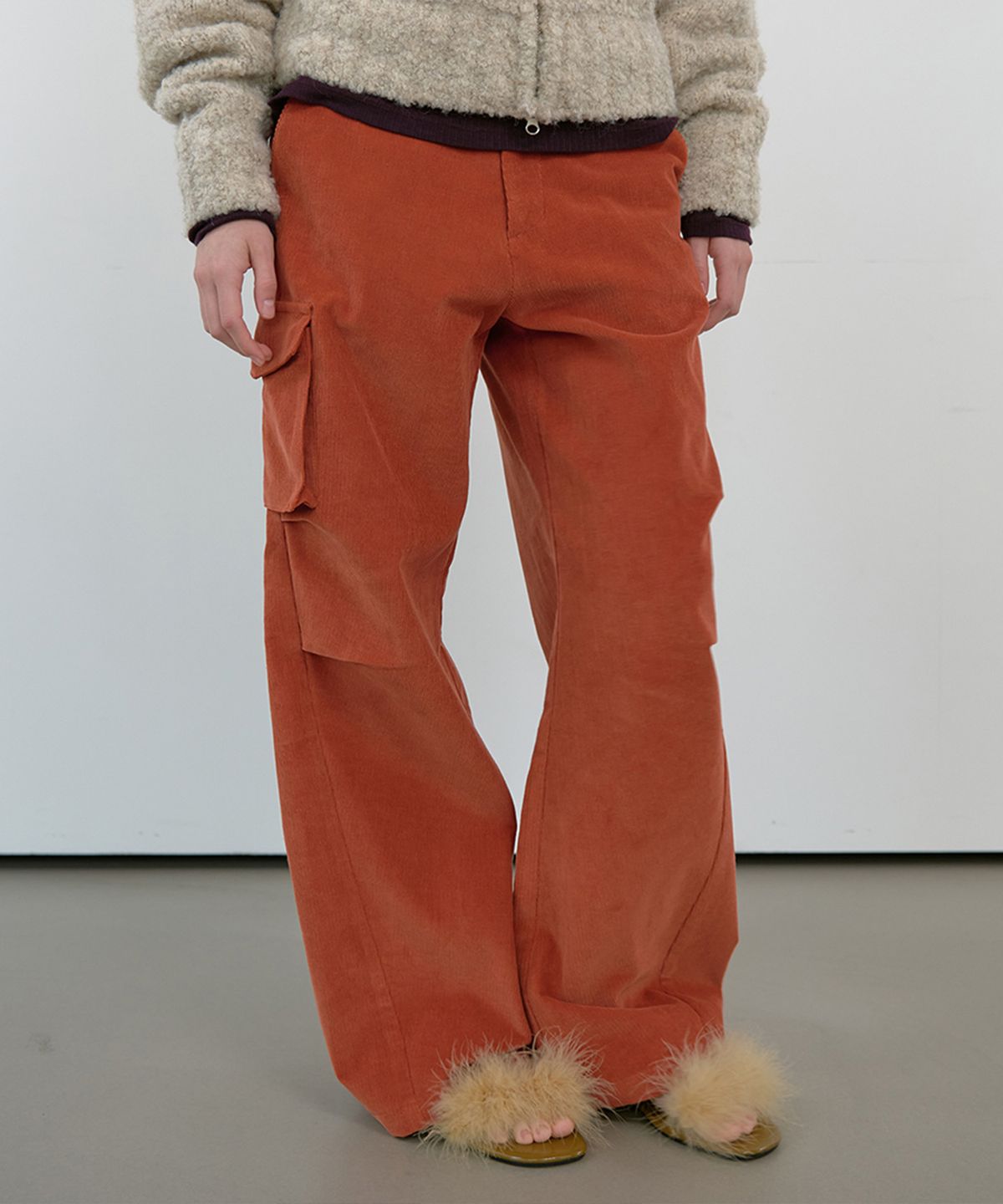 마조네(MA JOURNEE) CORDUROY CARGO PANTS_BRICK