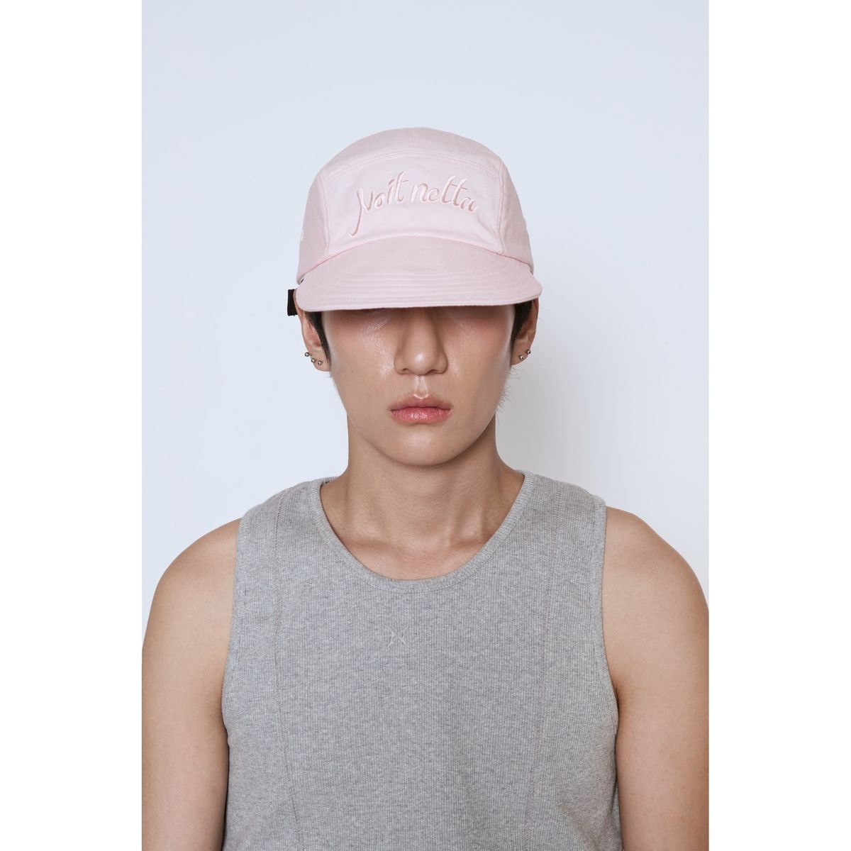 노이네타(NOITNETTA) 로고 캠프캡