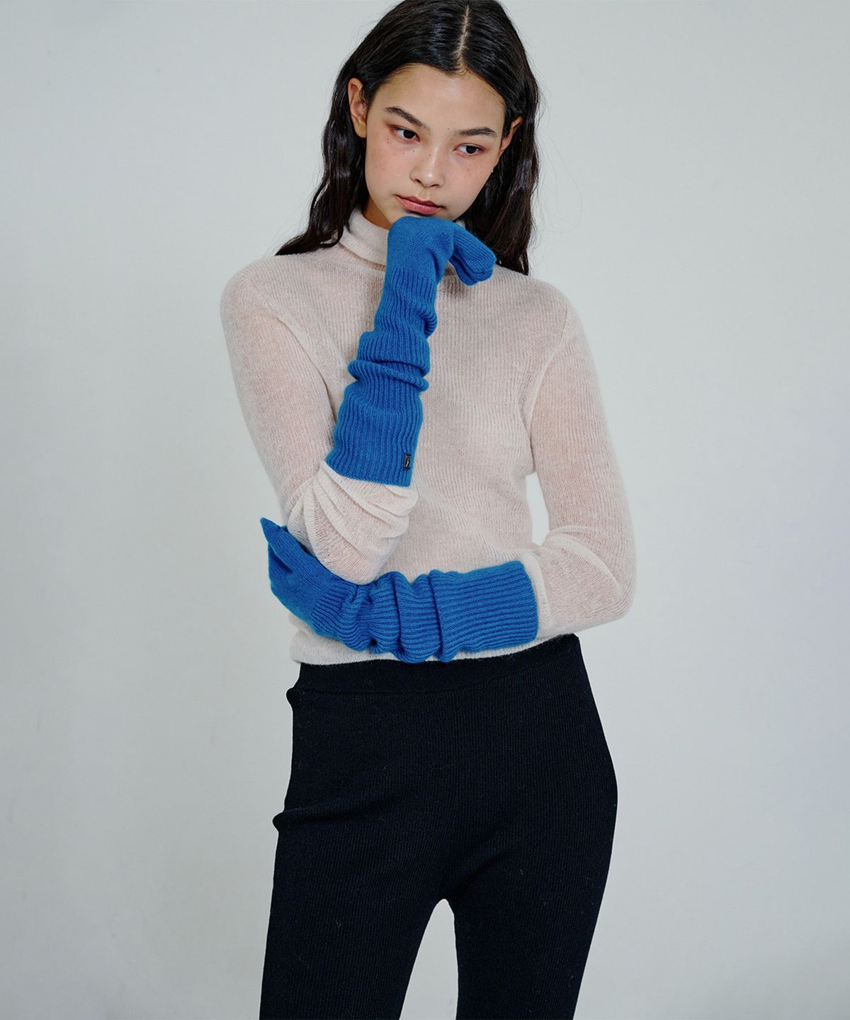 더애틋(THE AÉTUT) Long Cashmere Gloves_Blue