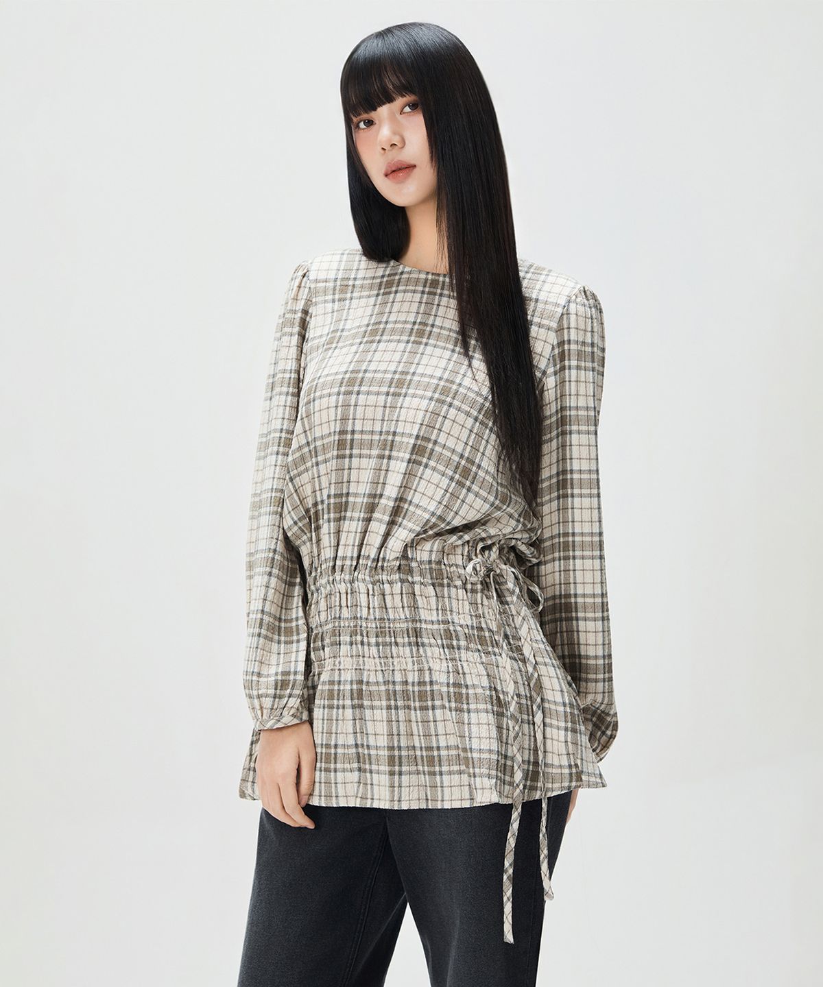 미쏘(MIXXO) 셔링 플레어 미니 원피스_MIWOWG111B