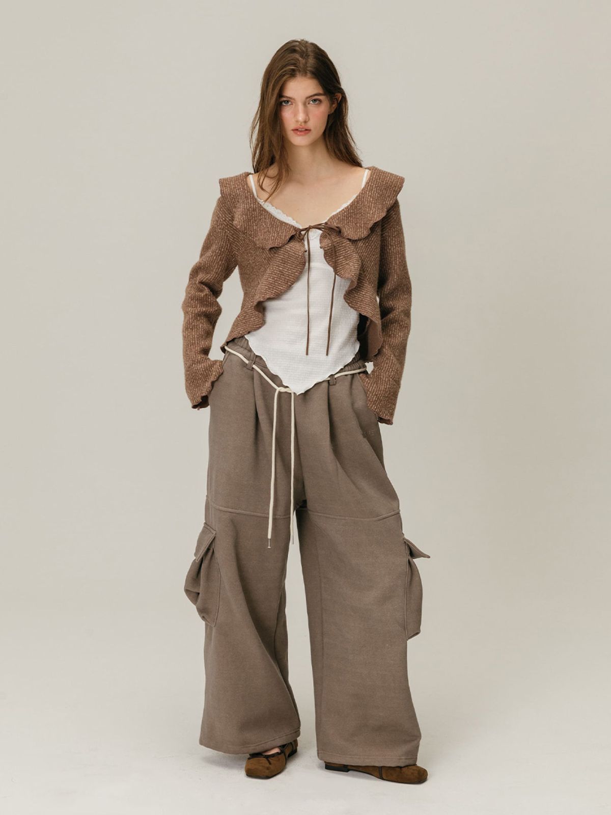 모이페어(MOIFAIRE) PIGMENT CARGO SWEATPANTS / BROWN