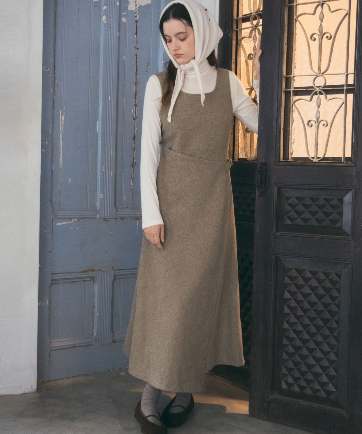 아우어노스텔지아(OURNOSTALGIA) Dusty belted wrap Dress_Warm Beige(O25-OPS08)